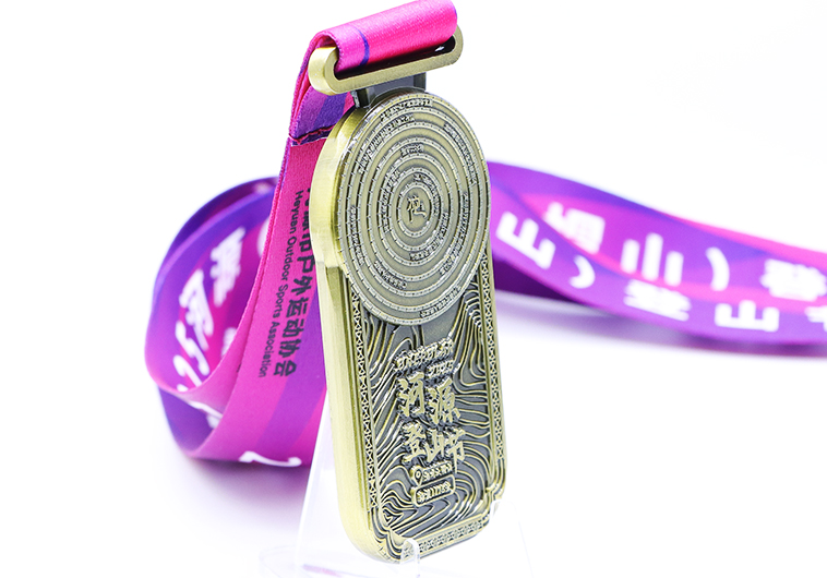 登山節獎牌_運動(dòng)賽事獎牌定制