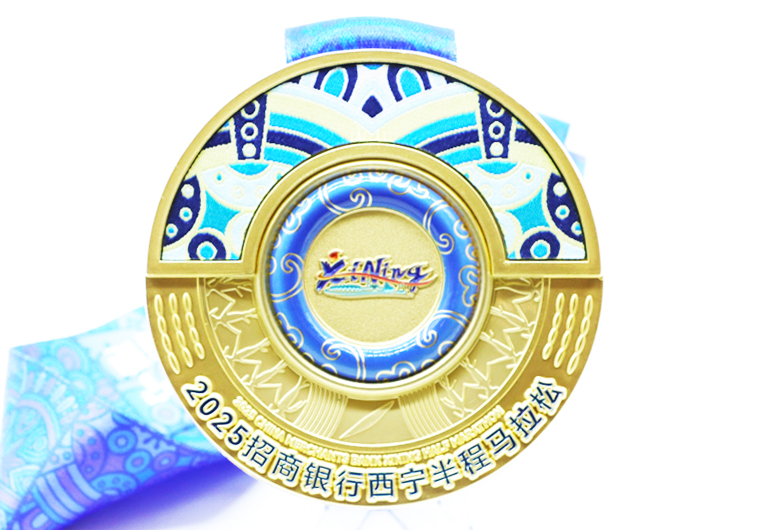 2025西寧半程馬拉松獎牌-用流沙工藝做出了丁香花海